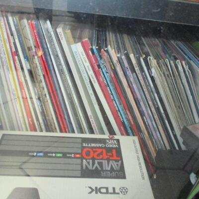 Ton of Laser Discs & Laser Disc Players Ton of CD's , DVD's & Albums 