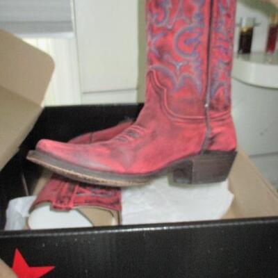 Women's size 7 Cowboy Boots 