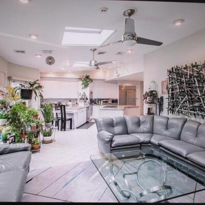 Stunning Nicoletti Grey Leather Sofa Suite 