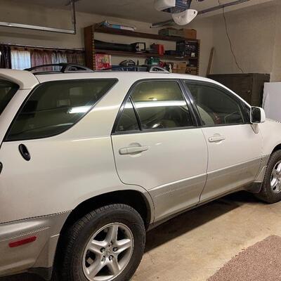 101,510 Lexus 2001  rx 300 

Bid started at $3,000 current bids are under description of sale - please read -


Car fax will be on car...
