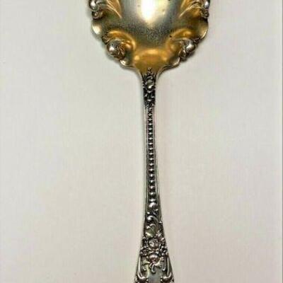 "https://www.ebay.com/itm/124835396032	"	ME1023 STERLING SILVER SERVING SPOON WITH CURLED EDGES	BIN
