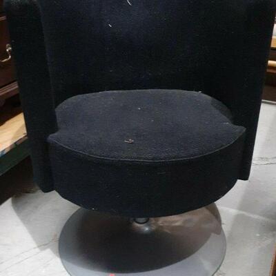 https://www.ebay.com/itm/124963923172	SC8004 Mid Century Modern Black Barrel Swivel Chair LOCAL PICKUP		Auction Starts 10/22/2021 10 PM
