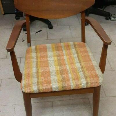 https://www.ebay.com/itm/124960385953	LP3001 USED VINTAGE DANISH MODERN WOODEN CHAIR, LOCAL PICK UP		BIN
