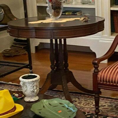 https://www.ebay.com/itm/124963925231	SC8007 Traditional Wooden Pedestal Accent Table LOCAL PICKUP		Auction Starts 10/22/2021 10 PM
