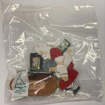 https://www.ebay.com/itm/124963978225	NC546 VINTAGE EMQEE CORP HAWAII CHRISTMAS ORNAMENT MR AND MRS CLAUS SCRAPBOOKING		Auction Starts...
