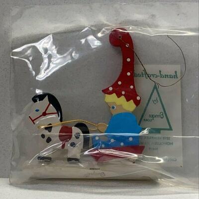 https://www.ebay.com/itm/124963978217	NC548 VINTAGE EMQEE CORP HAWAII CHRISTMAS ORNAMENT ELF AND HORSE NEW UNOPENED 		Auction Starts...