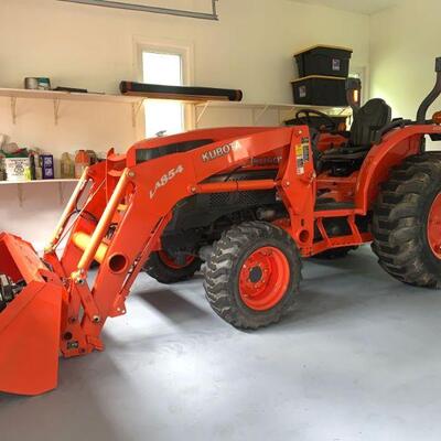 Kubota L5240 4WD, HST (Hydrostatic) With LA843 - Only Used for 44 Hours!