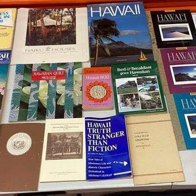 PST050 - Hawaiian/Hawaii Books - See photos & Description for Titles