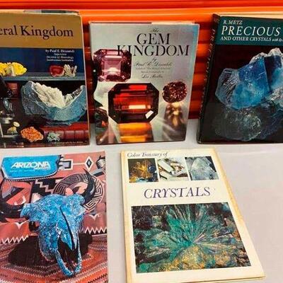 PST072 - Books On Gems, Precious Stones, Minerals, Crystal & More See Photos For Titles & Authors