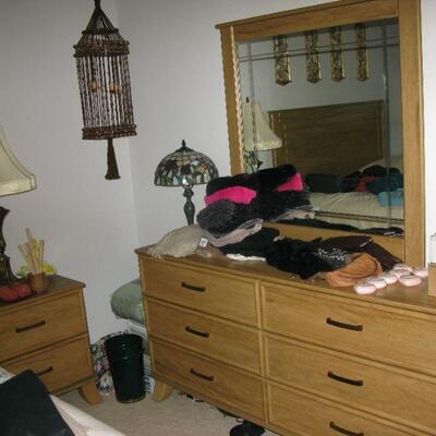 Queen size bedroom set    dresser with mirror                           
         Buy it now $ 145.0 0