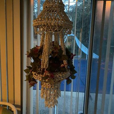 Retro Shell Plant Hanger