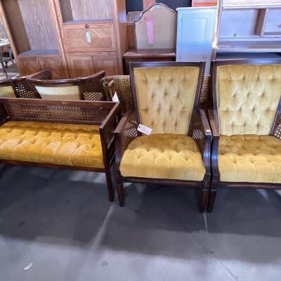536	

2 Yellow Accent Chairs With Bench
Bench Measures Approx 43.5â€x17.5â€x26â€ Chairs Measures Approx 24â€x23.5â€x36â€
 