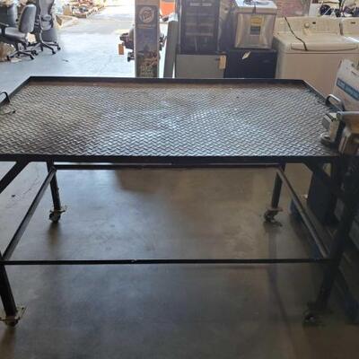 482	

Metal Work Bench And Vice
Work Bench Measures Approx: 63