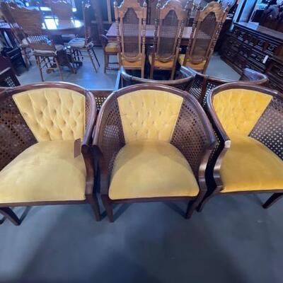 550	

3 Yellow Accent Chairs
3 Yellow Accent Chairs