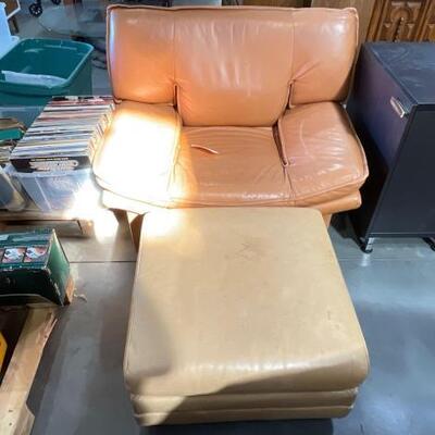 712	

Retro Chair And Portable Foot Rest
Retro Chair And Portable Foot Rest