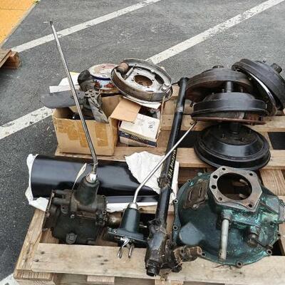 156	

1930's Ford Parts. Transmission, Bell Housing, Steering Column, Drums with Inner Parts and More
1930's Ford Parts. Transmission,...