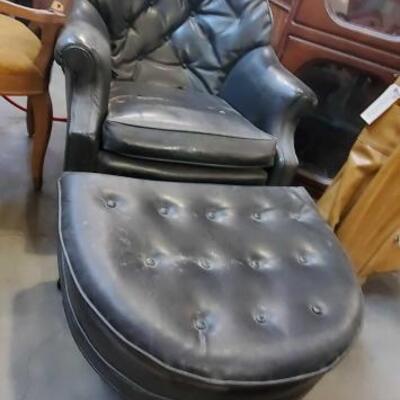 #3622 â€¢ Lounge Chair With Ottoman
