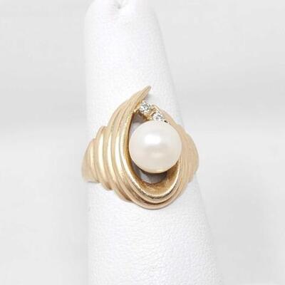#1019 â€¢ 14k Gold Pearl With Diamond Accents Ring 4.5g

