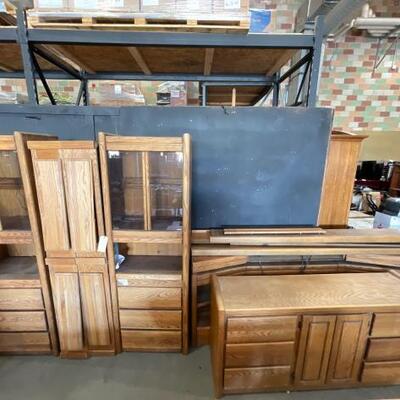 580	

Wooden Entertainment Center, Cabinets And Drawers
Wooden Entertainment Center, Cabinets And Drawers