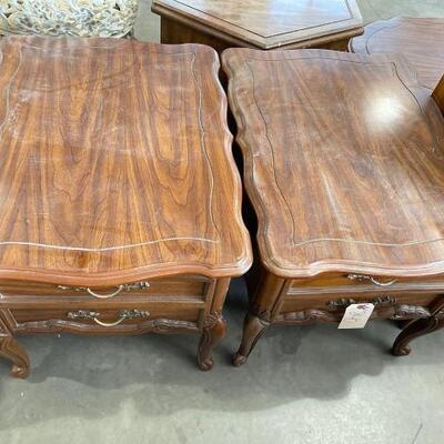 842	

2 Wooden Vintage Side Tables
2 Wooden Vintage Side Tables