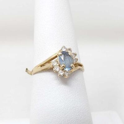 #1042 â€¢ 14k Gold Ring With Oval Aquamarine Stone With Cluster Of Accent Stones 1.9g

