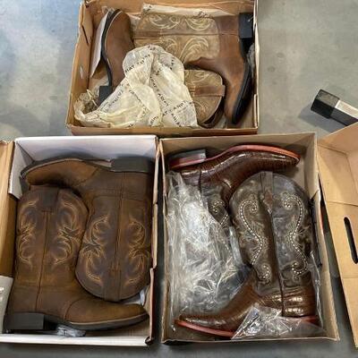 328	

3 Pairs Of Boots
Brands Includes Ariat, Justin, And Ferrini