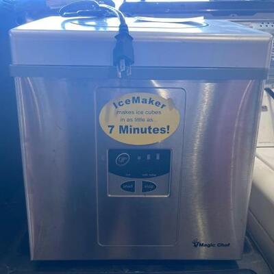 302	

Magic Chef Ice Maker
Measures 14â€x16â€x15.5â€