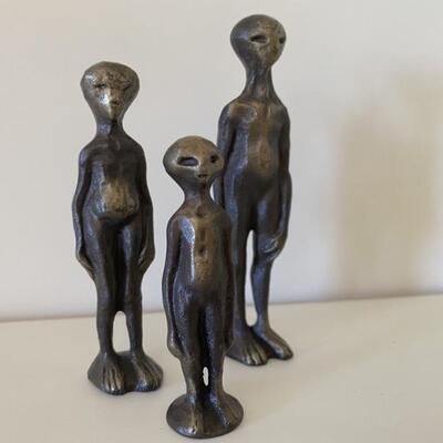 Alien Family Figurines & their Flying Saucer in Cast Aluminum Bronze.  A Fabulous Mid Century Find!
Child 2.5in, Mama 3.25in, and Papa...