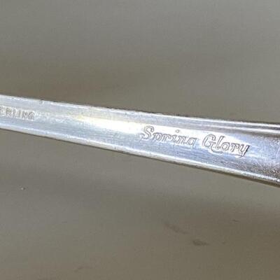 (128) International Sterling Silver Flatware
Spring Glory Pattern, Discontiued Pattern was manufactured from 1942-1996