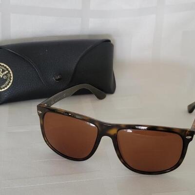 Ray-ban sunglasses w case