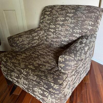 Vintage Brown Lounge Chair