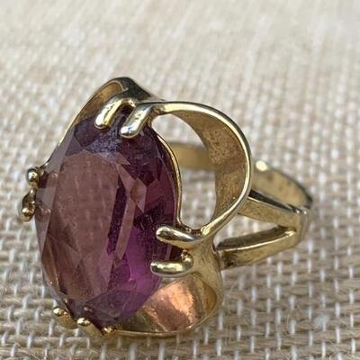 14k Gold & Amethyst Ring Sz 7.  7.39g  tw