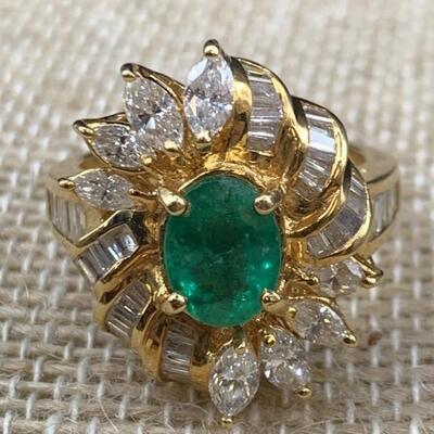 18k Gold, Diamond, & Emerald Ring Sz 6.5 - 9.55g