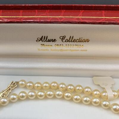 Cultured Pearl Necklace w/ 14k Gold & Diamond Bow Clasp in Presentation Box