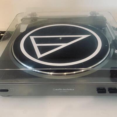 Audio-Technica Turntable in Phenomenal Shape