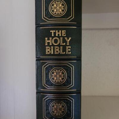 Easton Press Collector's Edition of The Holy Bible King James  Version Bound in Genuine Leather
Includes Family Records Section that...