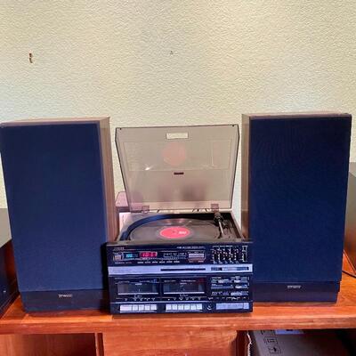 Vintage Fisher stereo component with cassette decks, phonograph and speakers, works great!