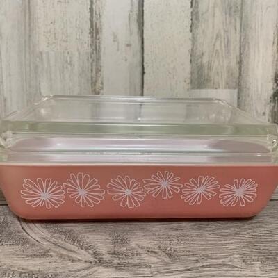 RARE Vintage Pyrex Daisy 2 Quart Covered Casserole Discontinued Pattern from 1950