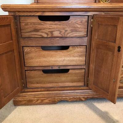 Tall dresser with mirror
(9) Drawers | 1 Shelf | 1 Compartment
69