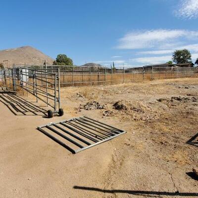 161	

Horse Run
Five 24' x 6' Panels, Seven 24' Panels, Three 6' Panels, One 12' Sliding Gate, Two Panel Hung Feeds, Four Bow Gates....