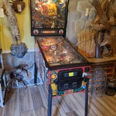 #20 â€¢ Hook Pinball Machine by Data East Measures approx 28