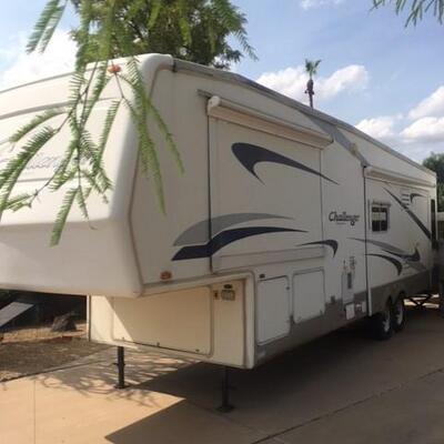 2004 5th Wheel - Available for Pre-Sale