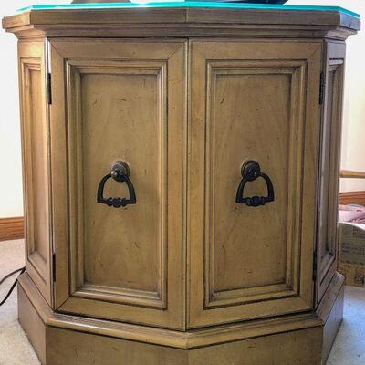 Vintage 1968 Thomasville Octogon End Table w/Glass Top...