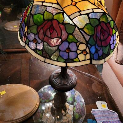 Another tiffany style lamp