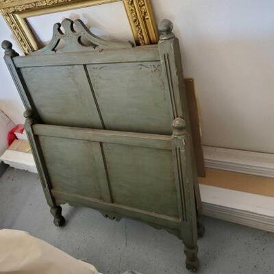 #4018 â€¢ Vintage Twin Bed Frame