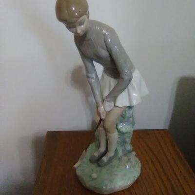 Lladro #4851 woman golfer figurine