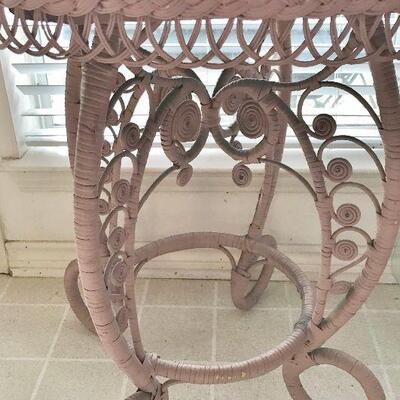 Dusty Rose Victorian Round Wicker Table