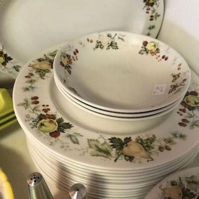 Royal Doulton & Co, Miramont pattern China