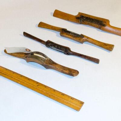 Various Shefffield and assorted makers spoke shave lot