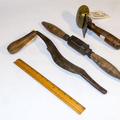 Assorted makers, spokeshave, cooper's knife